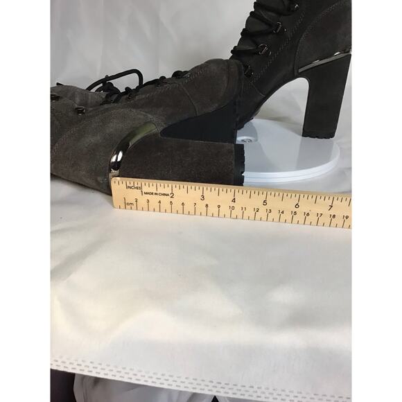 DKNY Women Suede Platform tie up Ankle Booties Sz 8 Gray NWOT Flawed * BikerCore - Picture 5 of 12